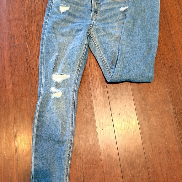 Old Navy Women’s Distressed Skinny Jeans – Size 0 - Picture 4 of 6